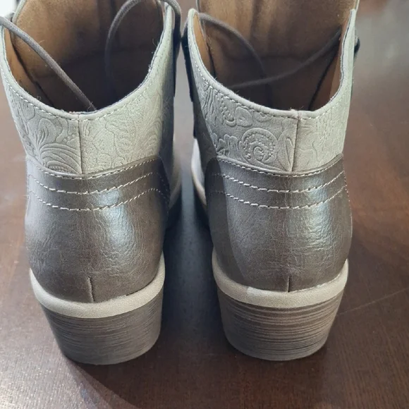 Women's Taupe Heeled Boots - Picture 3 of 7